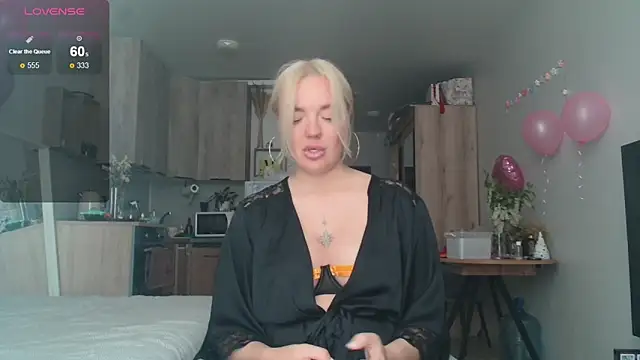Eva   forever online show from May 17, 9:17 am