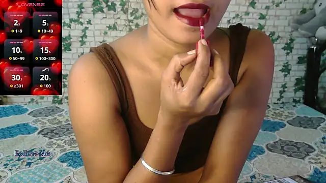 Snapshot of Trishna_love chatting on October 3, 2:52 am Trishna love online show from October 3, 2:52 am