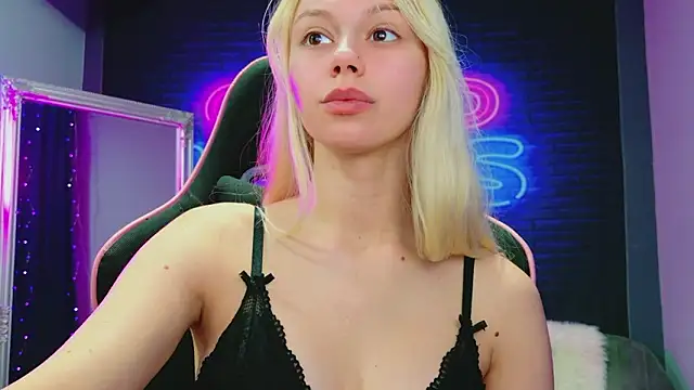 AlessiaCroft online show from February 23, 4:54 am