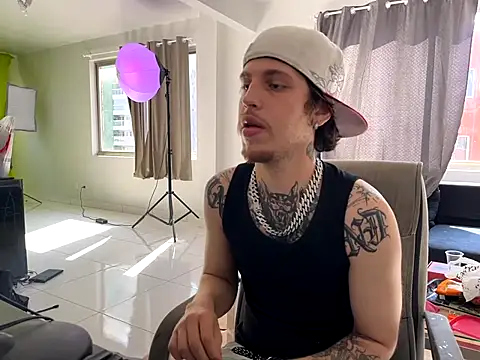 Snapshot of bigrosa21cm chatting on October 5, 12:36 pm bigrosa21cm online show from October 5, 12:36 pm