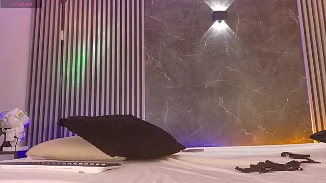 BellaRoux online show from October 14, 2:18 pm