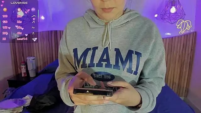 Snapshot of AlissaJoness chatting on March 11, 11:38 am AlissaJoness online show from March 11, 11:38 am