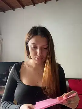 Mia  Gray online show from November 3, 6:20 pm