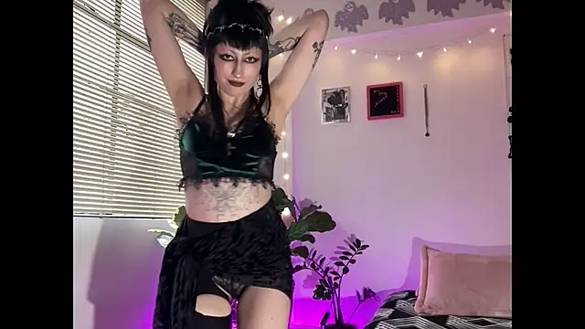 ELENA UMBRA online show from December 16, 8:25 pm