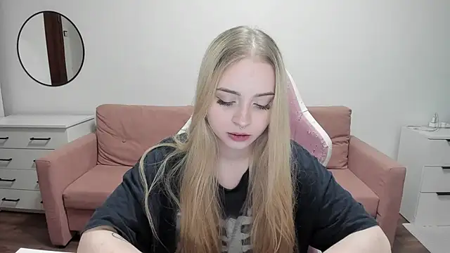 mistress lain online show from August 3, 1:04 am