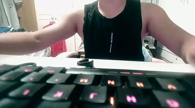 Snapshot of sky69fatfat chatting on March 21, 3:57 pm sky69fatfat online show from March 21, 3:57 pm