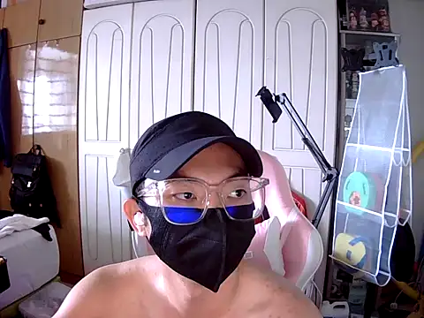 Snapshot of sky69fatfat chatting on November 4, 8:24 am sky69fatfat online show from November 4, 8:24 am