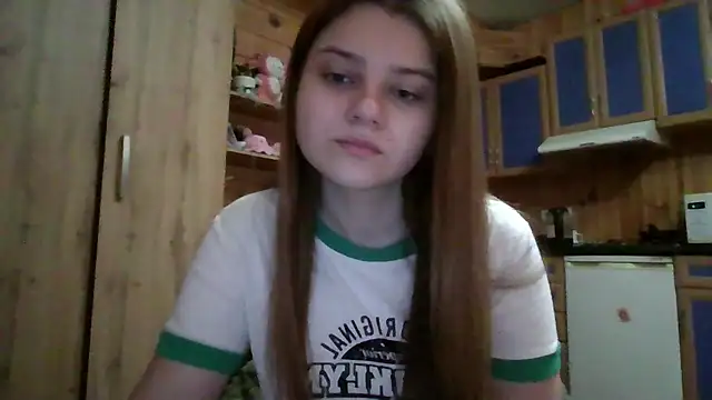 Snapshot of Little_shygirl chatting on November 15, 3:04 am Little shygirl online show from November 15, 3:04 am