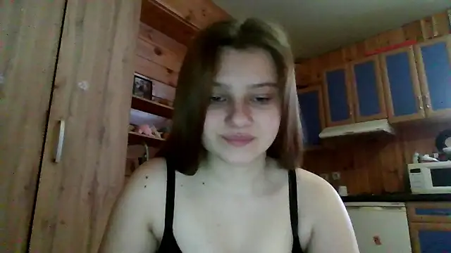 Snapshot of Little_shygirl chatting on January 16, 5:44 am Little shygirl online show from January 16, 5:44 am