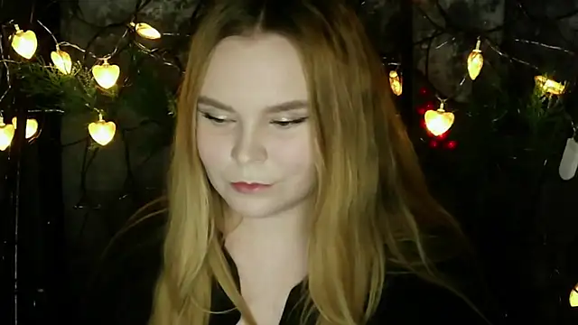 blushing star online show from February 12, 4:02 pm