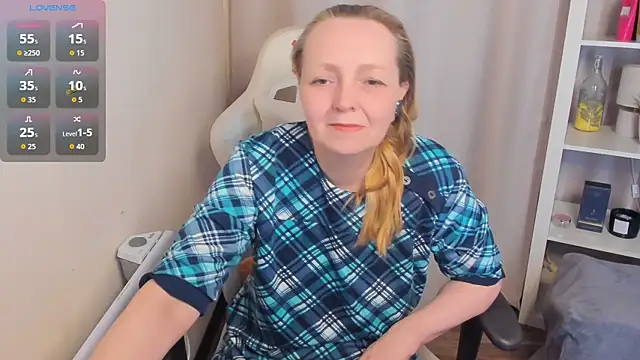Karen Villis online show from May 10, 10:09 am