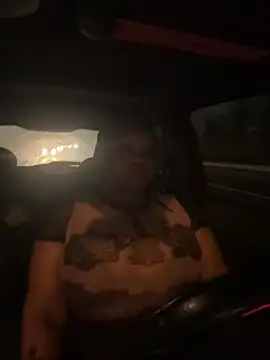 Snapshot of RoyalQueen2u chatting on March 6, 5:37 am RoyalQueen2u online show from March 6, 5:37 am