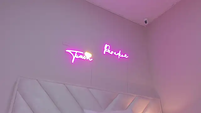 Snapshot of _lucia_18 chatting on September 19, 4:40 pm  lucia 18 online show from September 19, 4:40 pm