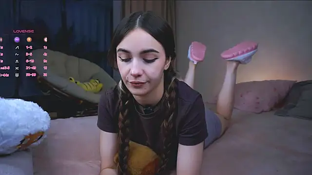 CupSizeGirl online show from September 21, 4:30 pm