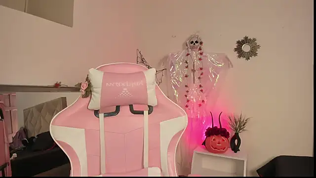 Paprika  online show from October 22, 6:29 pm