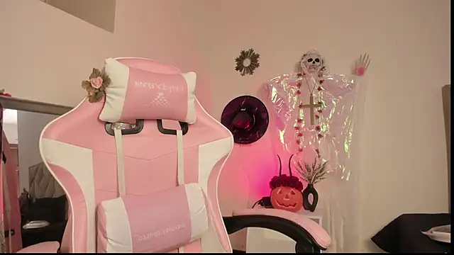 Paprika  online show from October 25, 6:46 pm