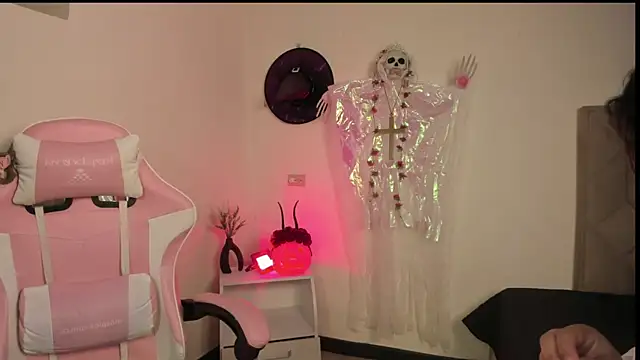 Paprika  online show from November 3, 6:20 pm