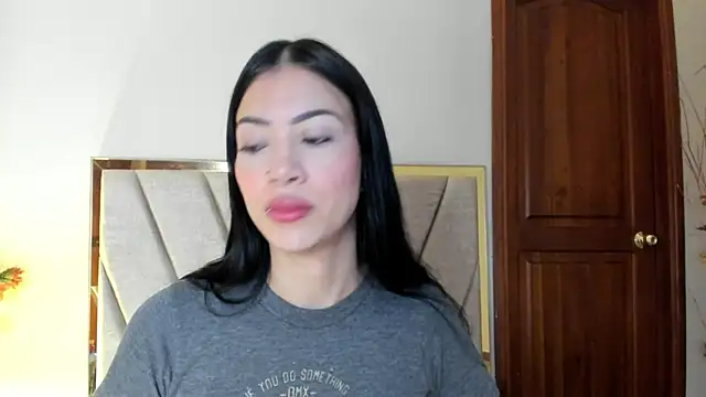 AbbieJoness  online show from June 19, 11:36 am