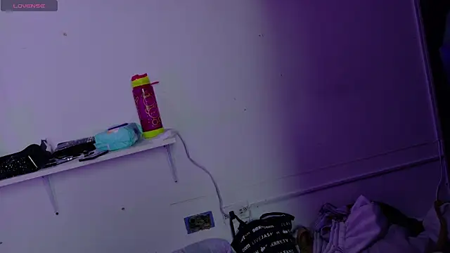 Snapshot of Alicee_stone_ chatting on October 14, 2:51 pm Alicee stone online show from October 14, 2:51 pm