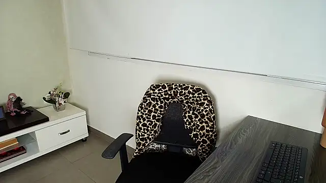 Snapshot of _Victoria_Collins chatting on October 28, 11:03 am  Victoria Collins online show from October 28, 11:03 am