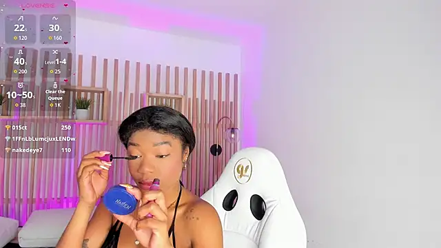 Snapshot of ciara_blake chatting on March 10, 7:52 pm ciara blake online show from March 10, 7:52 pm