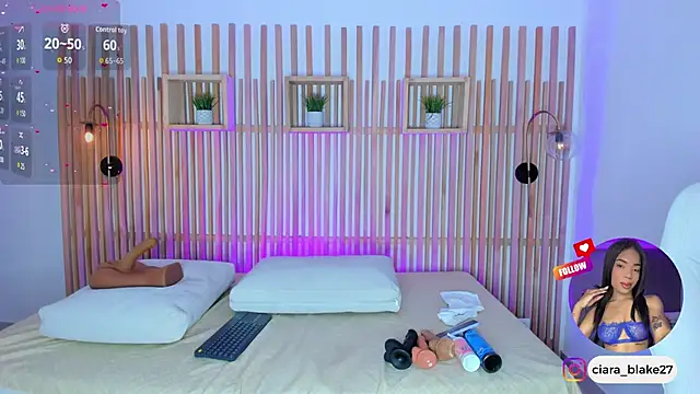 Snapshot of ciara_blake chatting on March 19, 8:02 pm ciara blake online show from March 19, 8:02 pm