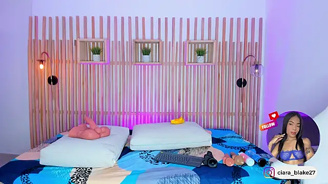 Snapshot of ciara_blake chatting on March 30, 8:10 pm ciara blake online show from March 30, 8:10 pm