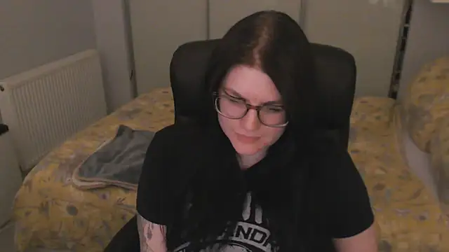 Snapshot of GothSuccubusBabe chatting on April 17, 10:57 pm GothSuccubusBabe online show from April 17, 10:57 pm