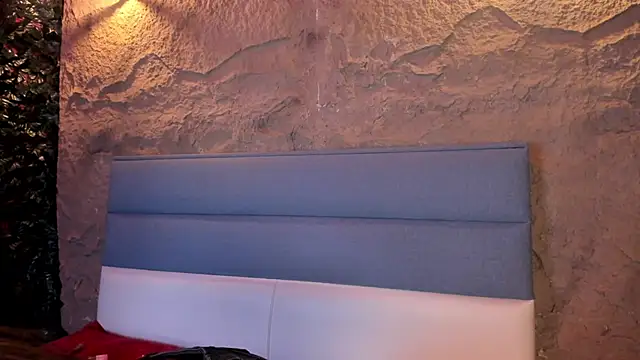 Snapshot of Victoriaa2_Doll chatting on March 10, 12:21 pm Victoriaa2 Doll online show from March 10, 12:21 pm