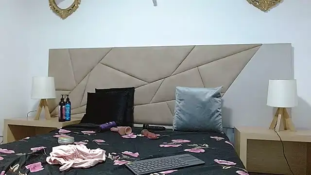 amanda ramirez online show from September 12, 10:32 pm