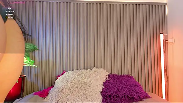 Snapshot of Luna_maithe1 chatting on September 24, 12:19 pm Luna maithe1 online show from September 24, 12:19 pm