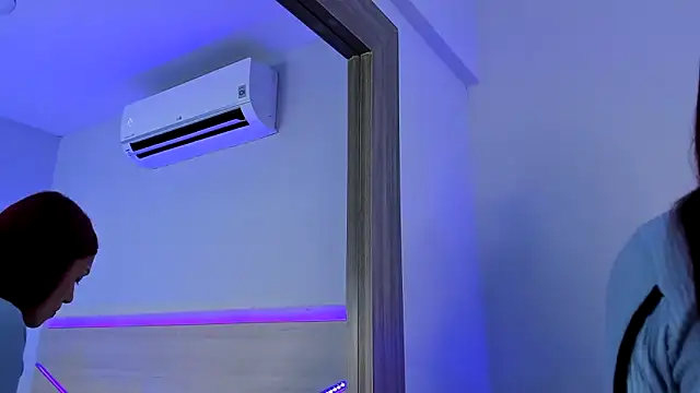 Snapshot of ZoeMorris chatting on October 14, 11:33 am ZoeMorris online show from October 14, 11:33 am