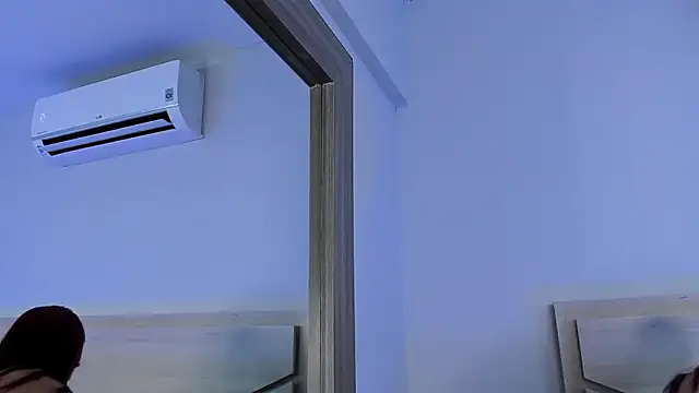 Snapshot of ZoeMorris chatting on October 15, 11:32 am ZoeMorris online show from October 15, 11:32 am