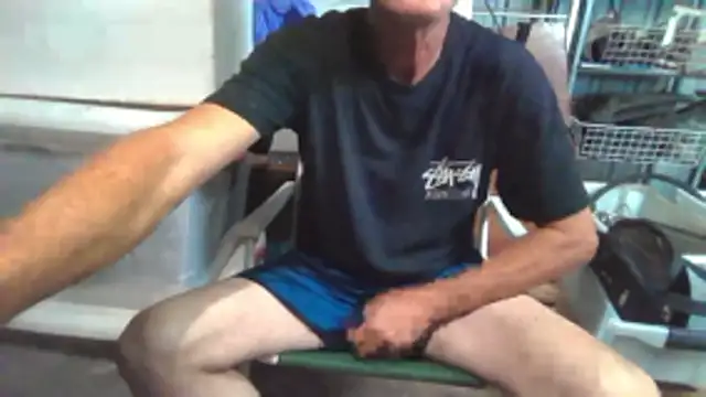 Lovyourpuss online show from December 17, 6:41 am