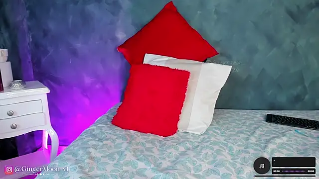 GingerMoon  online show from May 7, 1:27 pm