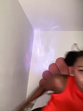 alissradiante1 online show from October 30, 3:41 am