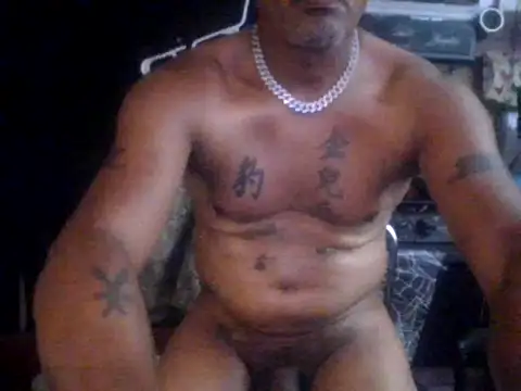 Snapshot of badboy2u2025 chatting on July 19, 12:58 am badboy2u2025 online show from July 19, 12:58 am