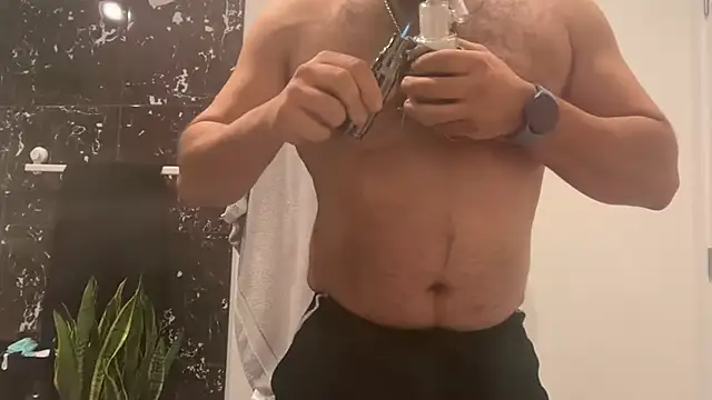 Snapshot of CloudyMuscleBeefy chatting on October 24, 5:53 pm CloudyMuscleBeefy online show from October 24, 5:53 pm