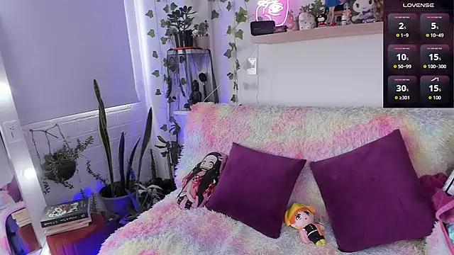 Snapshot of sarahminage_ chatting on June 15, 6:21 pm sarahminage online show from June 15, 6:21 pm