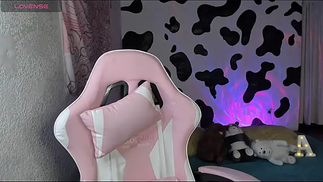 abbie jensen  online show from February 24, 4:32 am