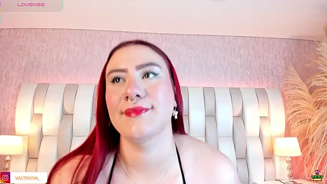 Snapshot of valt_ chatting on October 10, 9:03 pm valt online show from October 10, 9:03 pm