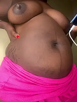 Snapshot of bignipple254 chatting on July 13, 10:40 am bignipple254 online show from July 13, 10:40 am
