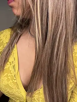Scarlett 1819 online show from May 13, 5:54 pm