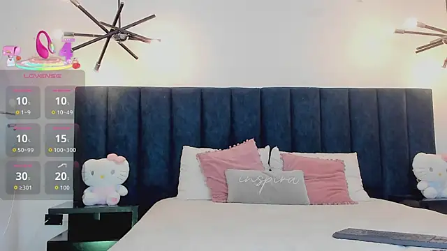 niia7 online show from October 1, 7:53 pm