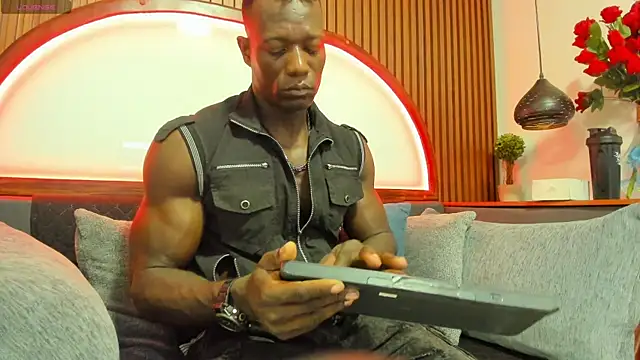 MarcusBlack  online show from November 5, 9:31 am