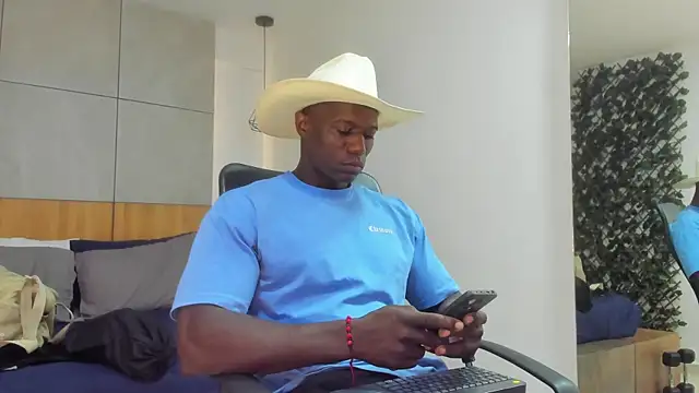 MarcusBlack  online show from May 5, 11:29 am