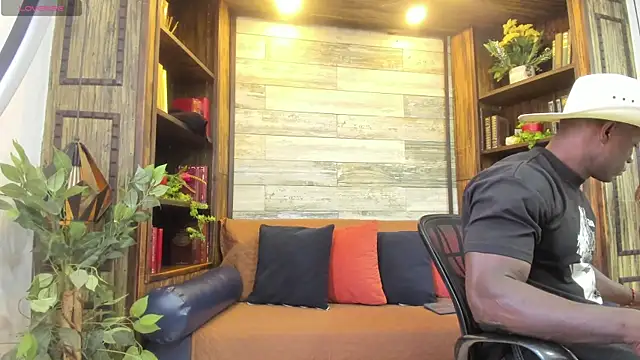 MarcusBlack  online show from May 21, 1:18 pm