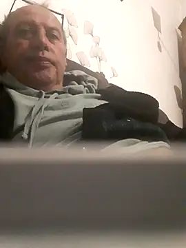 Vince072 online show from October 1, 3:45 am