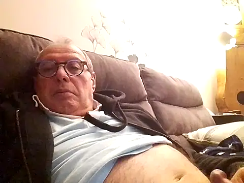 Vince072 online show from October 8, 6:38 pm