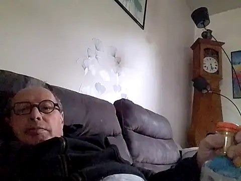 Vince072 online show from October 10, 6:34 am